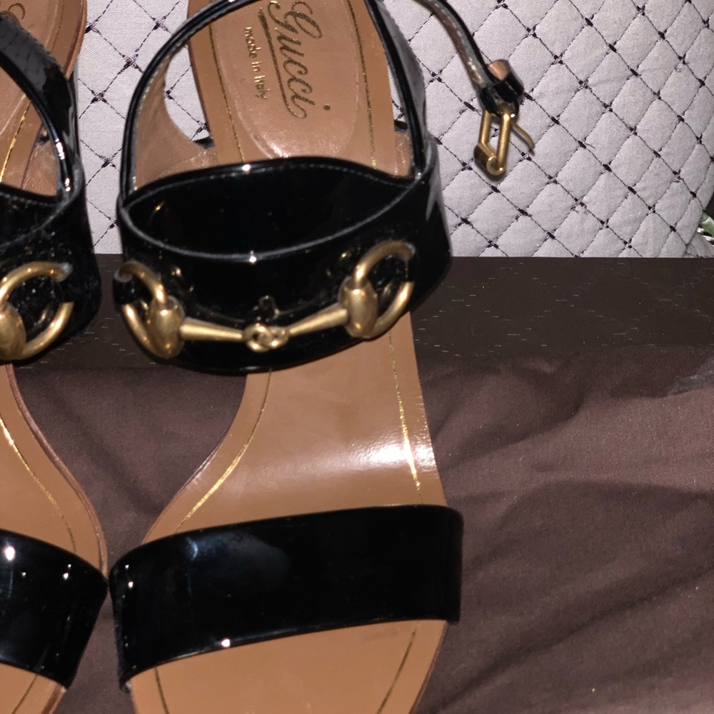 Gucci Black Patent Leather Block-Heel Sandals with Gold Hardware - Picture 7 of 10